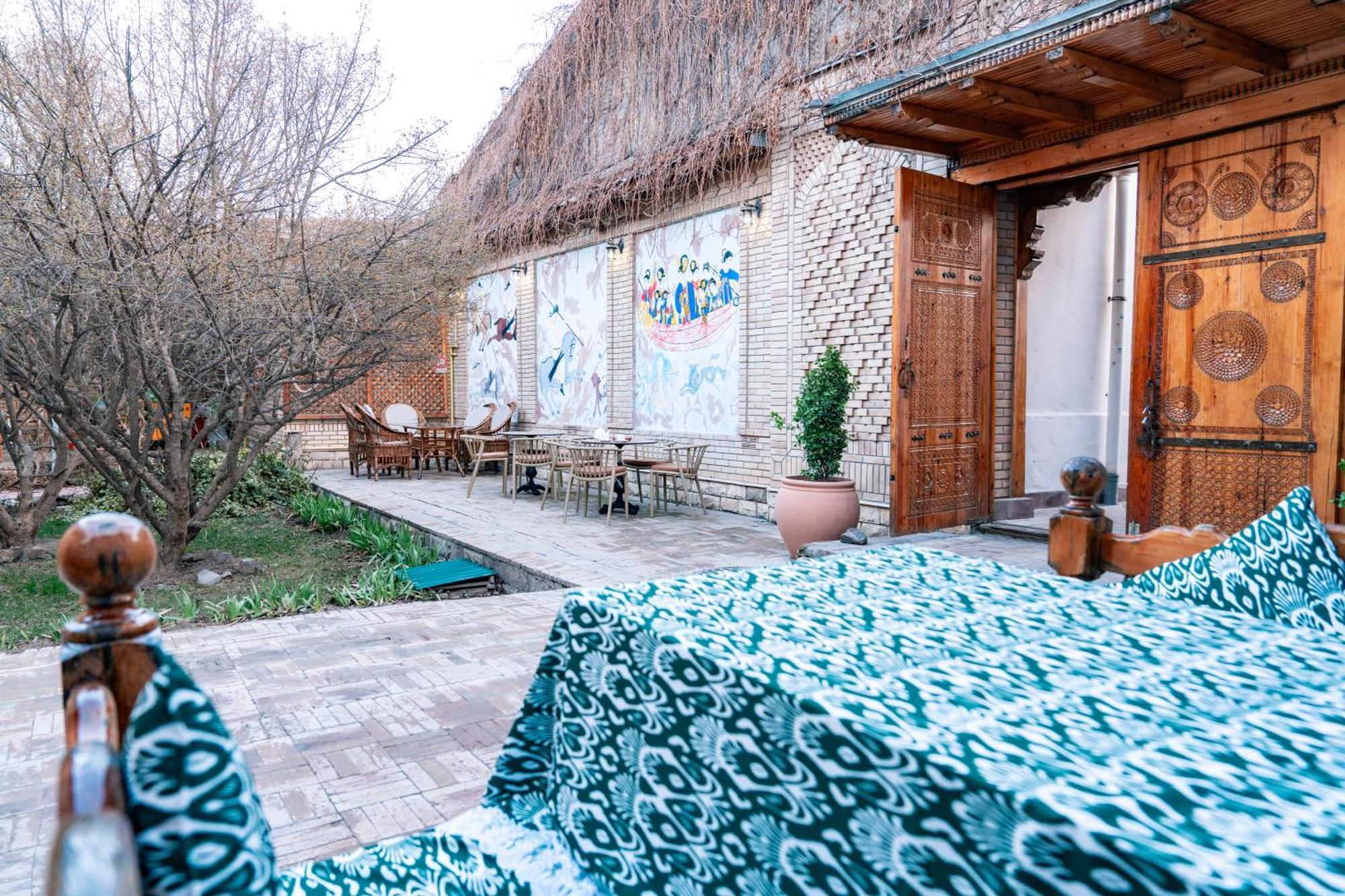 Hotel Caravan Serail Самарканд Екстериор снимка