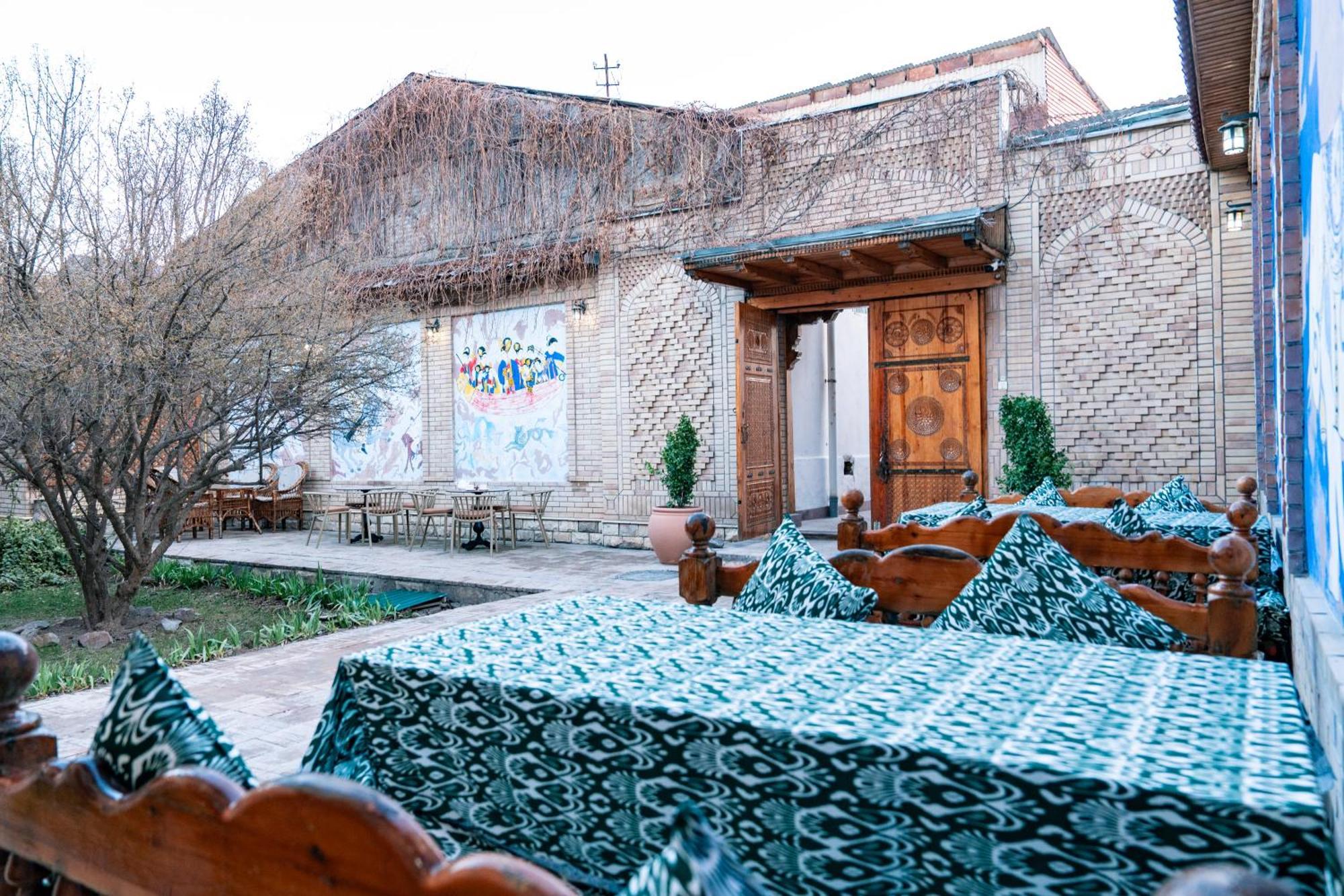 Hotel Caravan Serail Самарканд Екстериор снимка