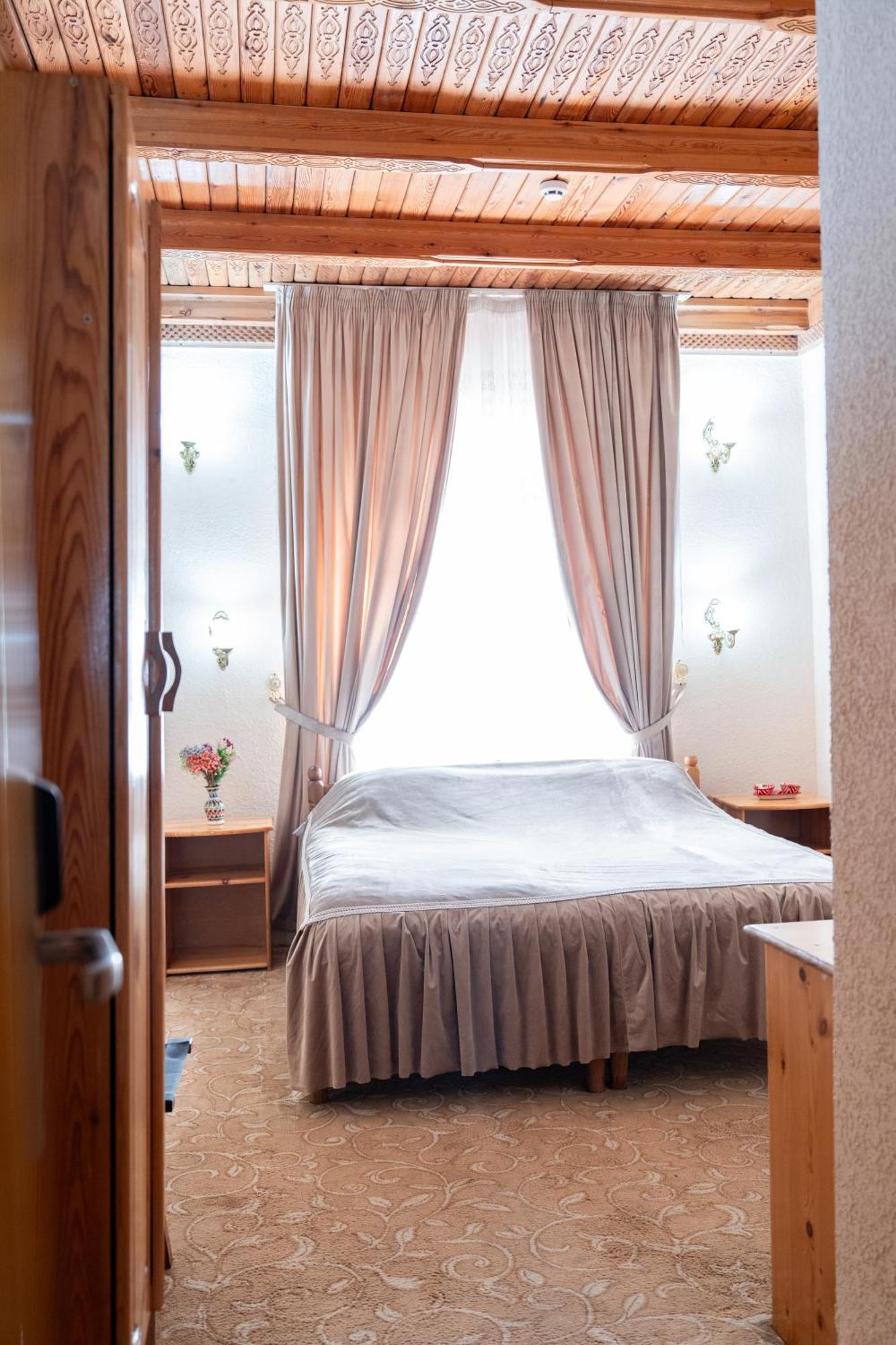 Hotel Caravan Serail Самарканд Екстериор снимка
