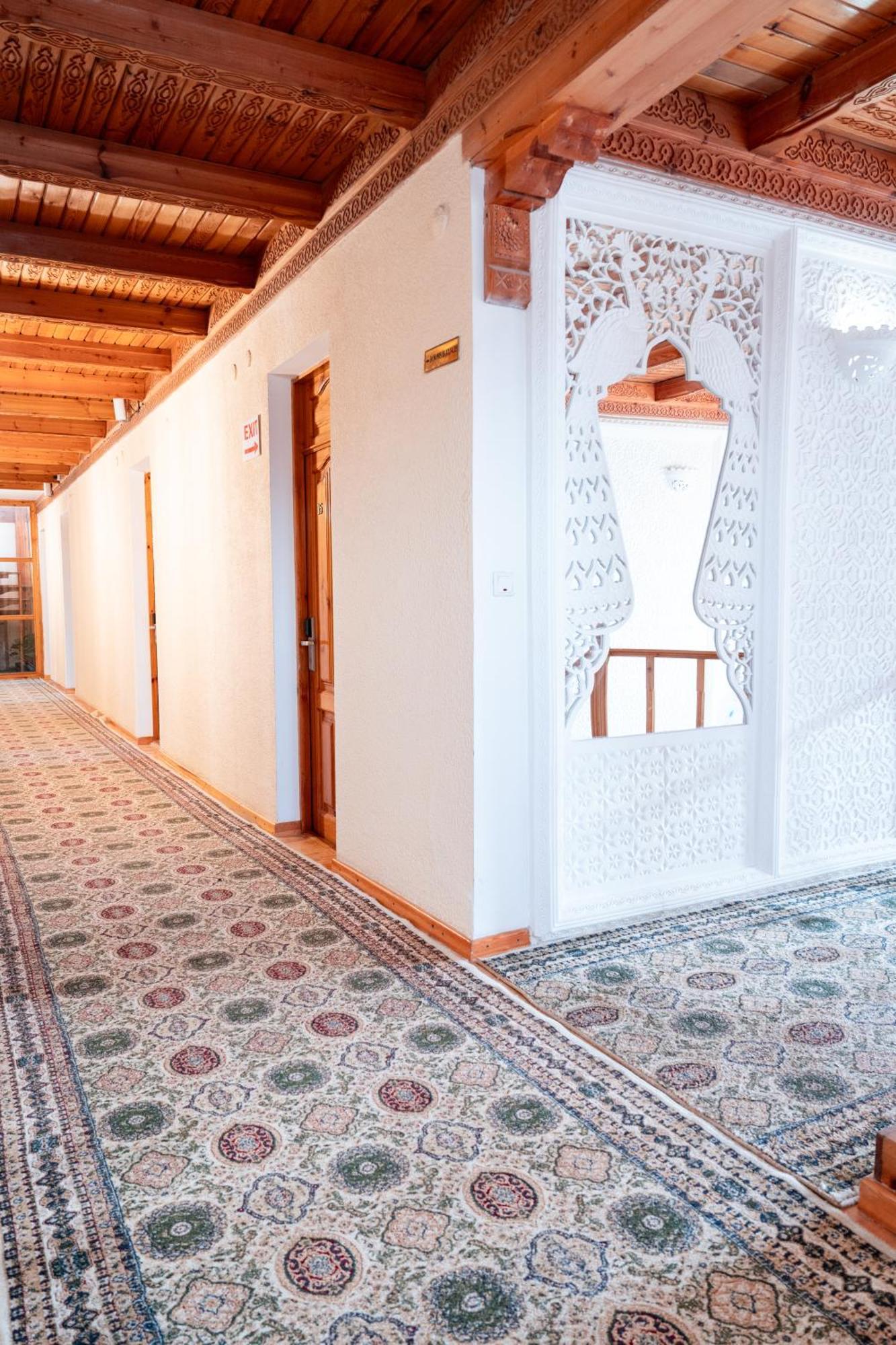 Hotel Caravan Serail Самарканд Екстериор снимка